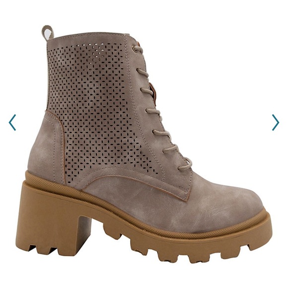 NIB Sugar “Fabiana” Perforated Lace Up Chunky Combat Boots in Color Stone - Picture 2 of 8